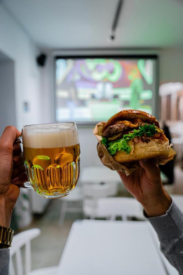 Street Food Possonium Apartments Bratislava Eksteriør billede
