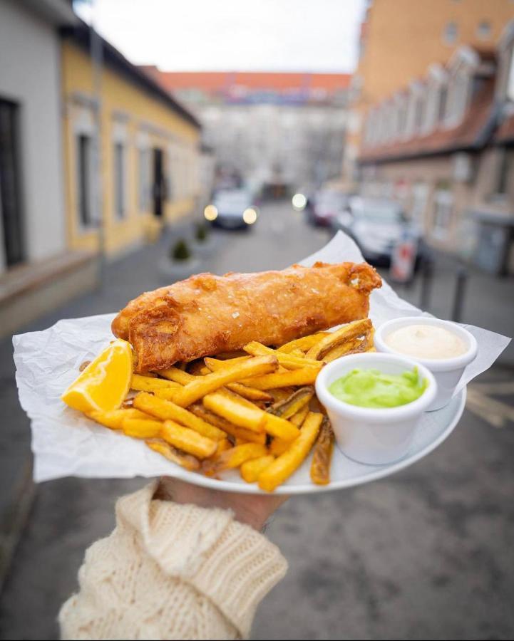 Street Food Possonium Apartments Bratislava Eksteriør billede