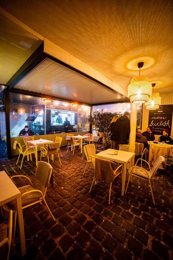 Street Food Possonium Apartments Bratislava Eksteriør billede