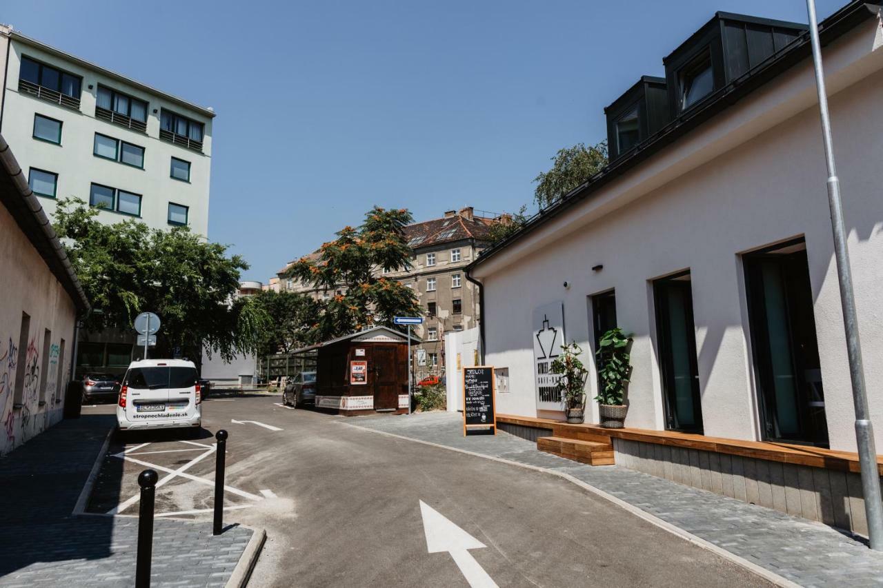 Street Food Possonium Apartments Bratislava Eksteriør billede